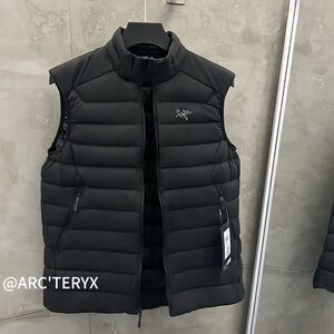 Arc'teryx Men's Dark Gray Insulated Vest
